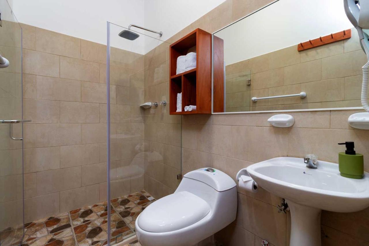 Plaza Luna Suites بويرتو أيورا المظهر الخارجي الصورة